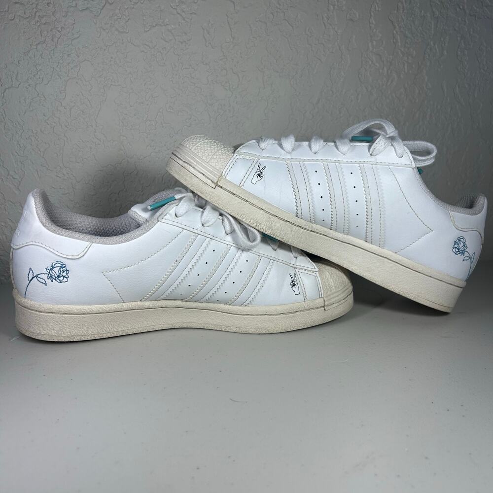 Adidas Superstar Women’s 5.5 White Heart Embroidery Sneakers